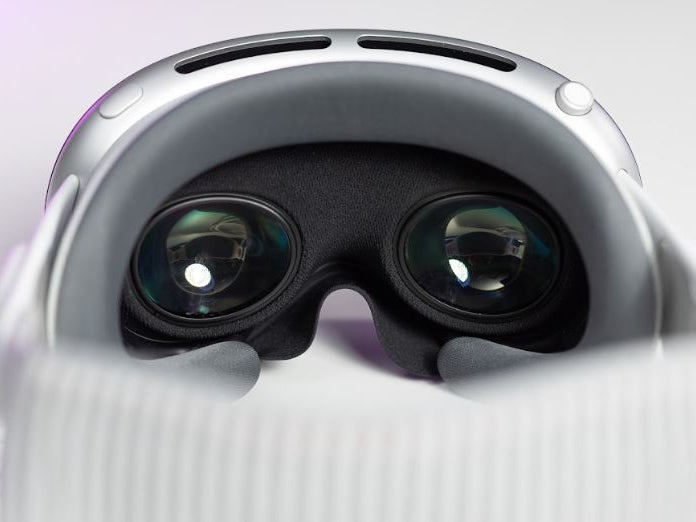Oculus' former boss: Vision Pro is an over-engineered devkit
